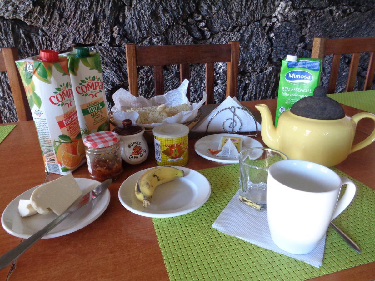 Pensao Casa Jose Doce Bed and Breakfast Portela Exteriör bild
